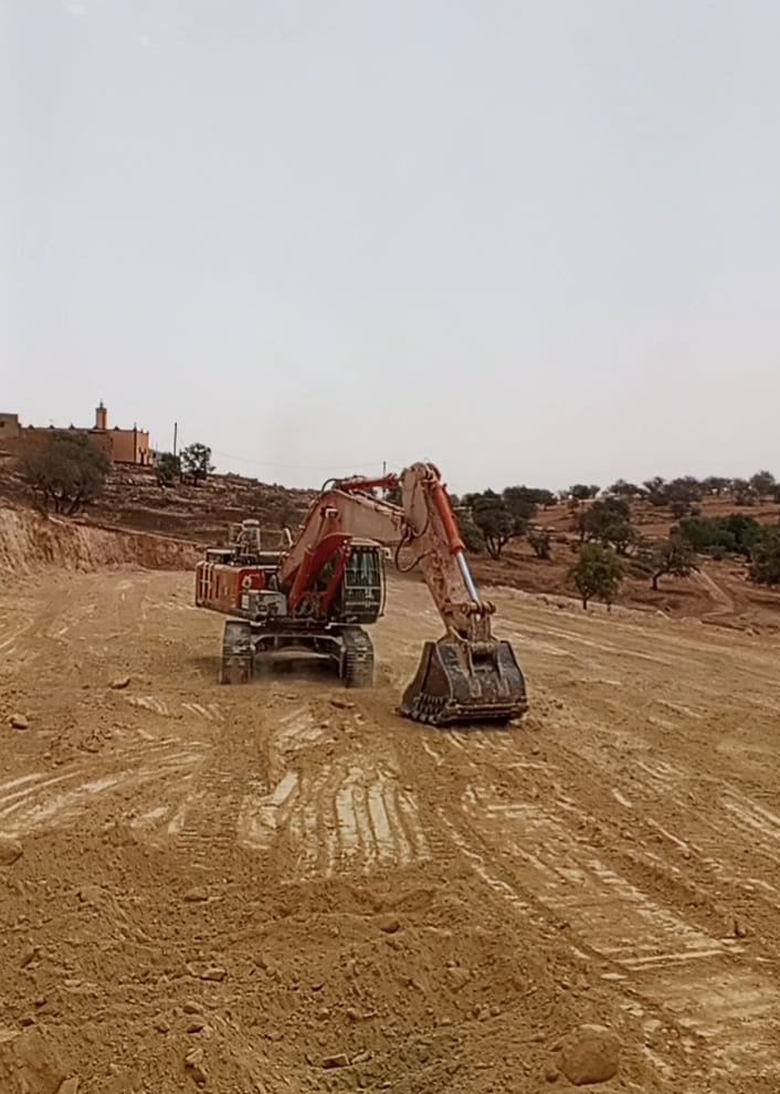 صورة ميدانية من مشروع ملعب القرب بأوياسين